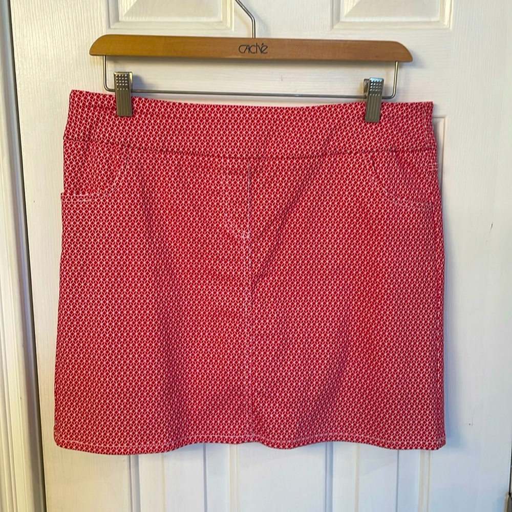 Attyre New York Red & White Pattern Skort
